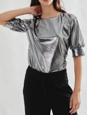 Blusa escote base con puño en el codo