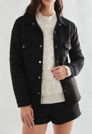 Camisa con canesú, bolsillos y broches